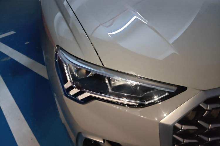 Used Audi Q3 2024 40 TFSI Fashion Dynamic Model Right Front Headlight