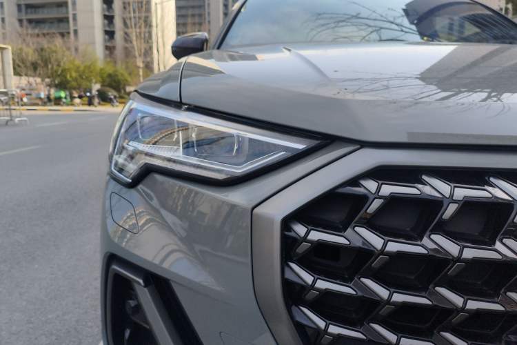 Used Audi Q3 2024 40 TFSI Fashion Dynamic Edition Launch Special Edition Right Front Headlight
