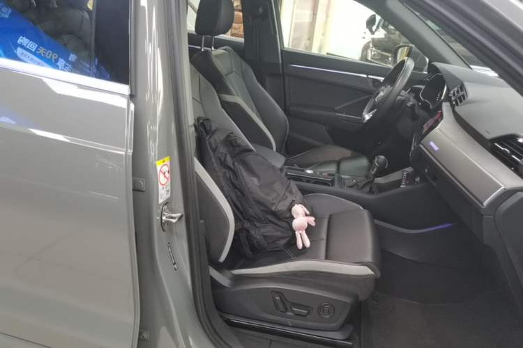 Used Audi Q3 2024 40 TFSI Fashion Dynamic Model Right Front Seat