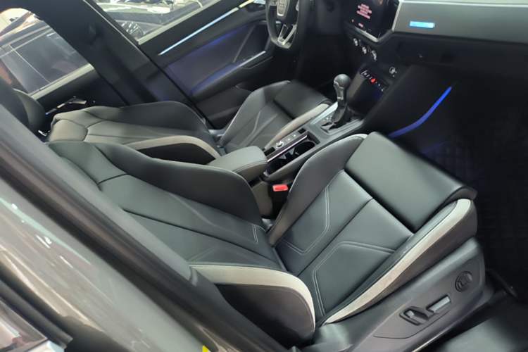 Used Audi Q3 2024 40 TFSI Fashion Dynamic Model Right Front Seat