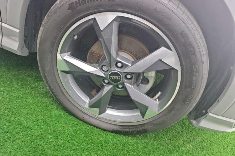 Used Audi Q3 2024 35 TFSI Fashion Dynamic Edition Right Front Wheel Hub