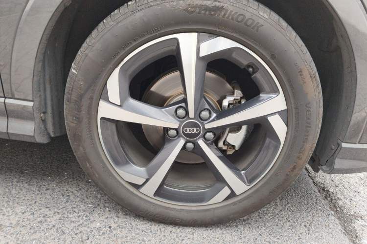 Used Audi Q3 2024 35 TFSI Fashion Dynamic Edition Right Front Wheel Hub