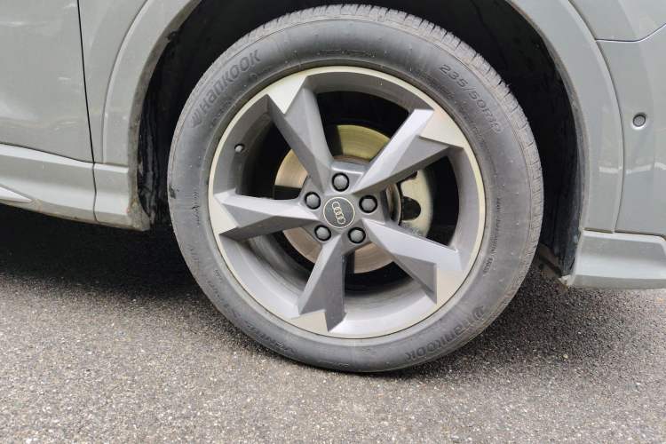 Used Audi Q3 2024 35 TFSI Fashion Dynamic Edition Right Front Wheel Hub
