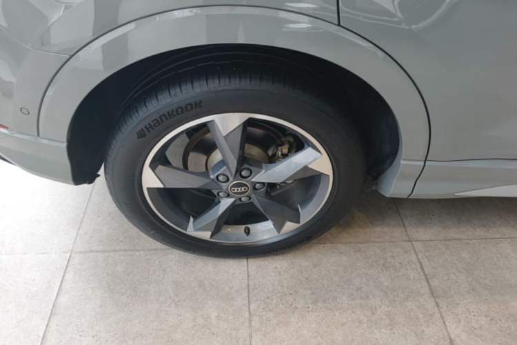 Used Audi Q3 2024 35 TFSI Fashion Dynamic Edition Right Rear Wheel Hub