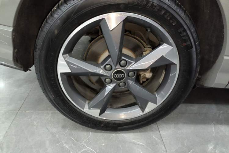 Used Audi Q3 2024 35 TFSI Fashion Dynamic Edition Right Rear Wheel Hub