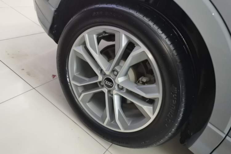 Used Audi Q3 2024 40 TFSI Fashion Dynamic Model Right Rear Wheel Hub