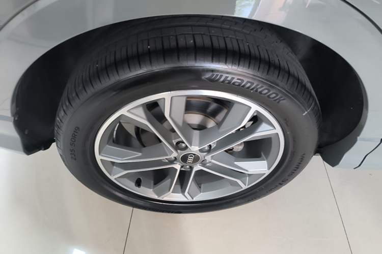 Used Audi Q3 2024 40 TFSI Fashion Dynamic Model Right Rear Wheel Hub