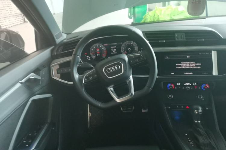 Used Audi Q3 2024 35 TFSI Fashion Dynamic Edition Steering Wheel