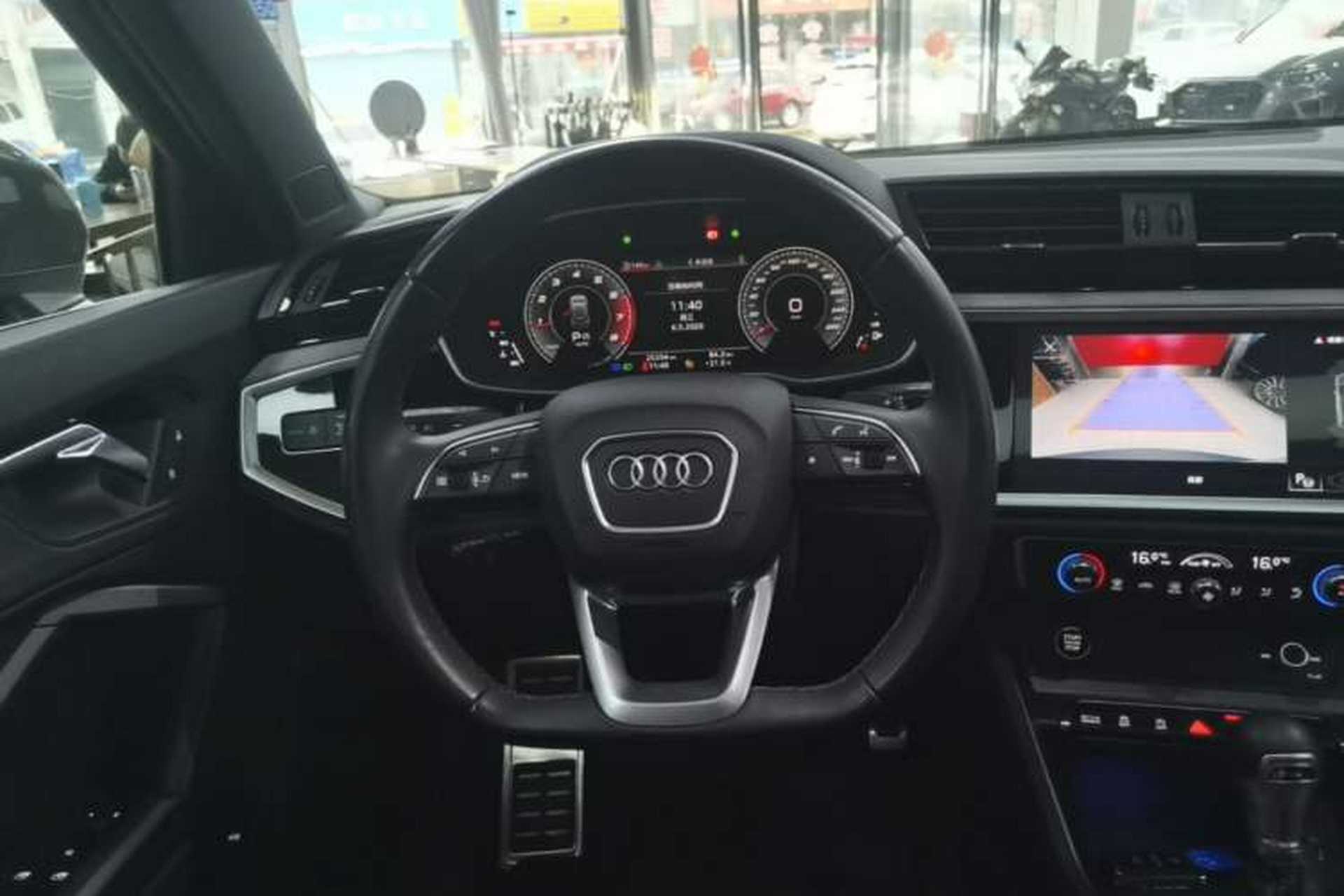 Used Audi Q3 2024 40 TFSI Fashion Dynamic Model Steering Wheel