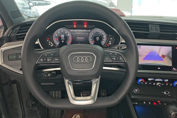 Used Audi Q3 2024 35 TFSI Fashion Dynamic Edition Steering Wheel