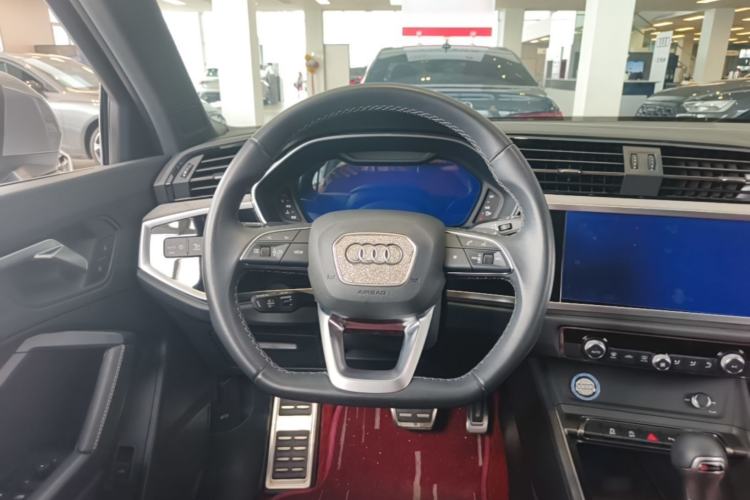 Used Audi Q3 2024 35 TFSI Fashion Dynamic Edition Steering Wheel