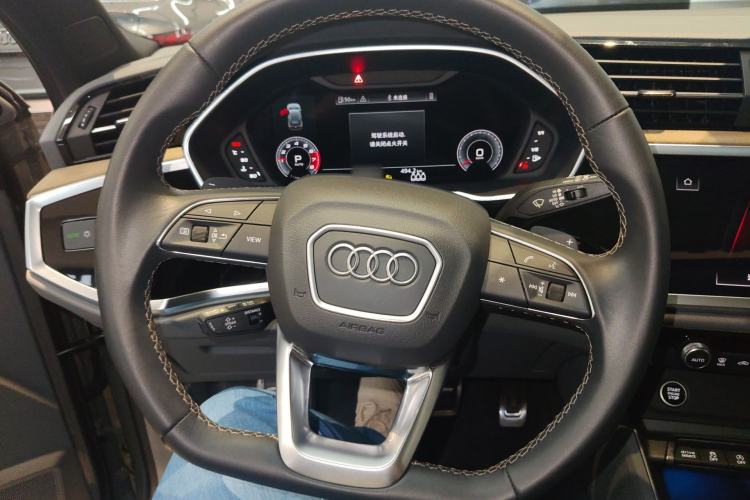 Used Audi Q3 2024 40 TFSI Fashion Dynamic Edition Launch Special Edition Steering Wheel
