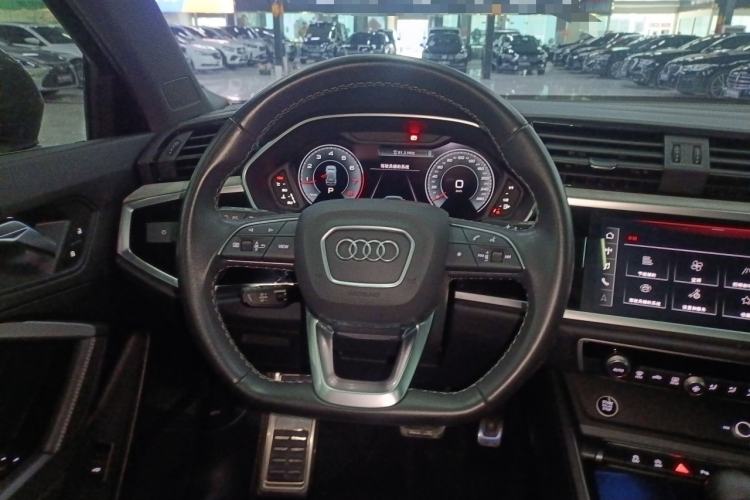 Used Audi Q3 2024 35 TFSI Fashion Dynamic Edition Steering Wheel