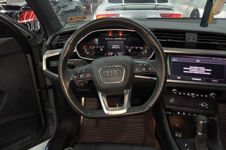 Used Audi Q3 2024 35 TFSI Fashion Dynamic Edition Steering Wheel