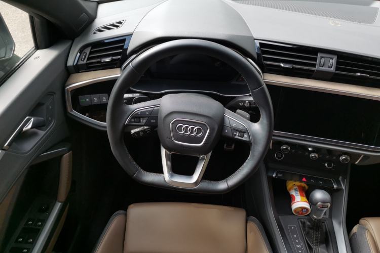 Used Audi Q3 2024 40 TFSI Fashion Dynamic Edition Launch Special Edition Steering Wheel