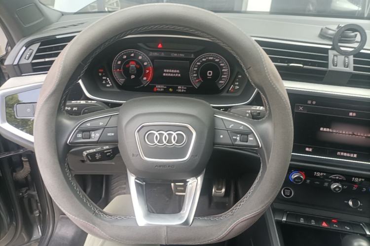 Used Audi Q3 2024 35 TFSI Fashion Dynamic Edition Steering Wheel