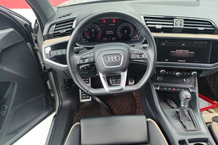 Used Audi Q3 2024 35 TFSI Stylish and Elegant Edition Steering Wheel