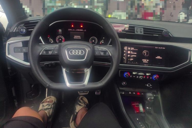 Used Audi Q3 2024 35 TFSI Fashion Dynamic Edition Steering Wheel