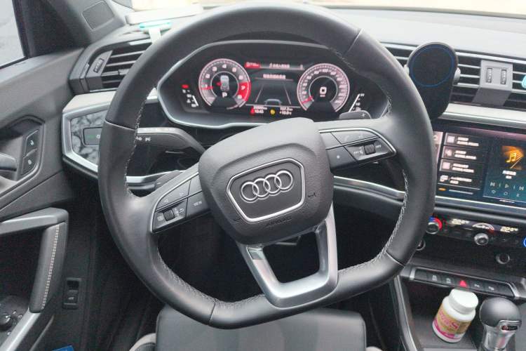 Used Audi Q3 2024 35 TFSI Fashion Dynamic Edition Steering Wheel