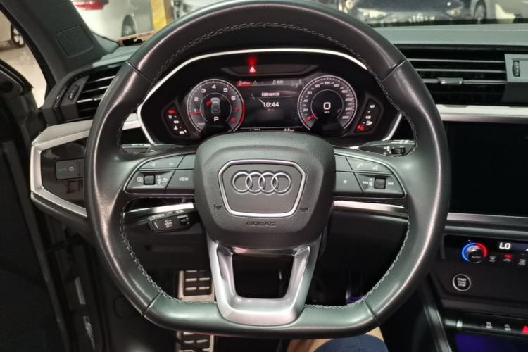 Used Audi Q3 2024 35 TFSI Fashion Dynamic Edition Steering Wheel