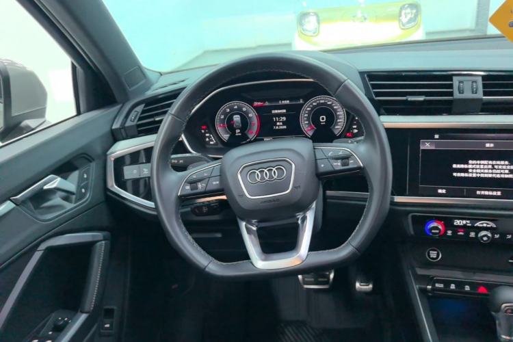 Used Audi Q3 2024 40 TFSI Fashion Dynamic Model Steering Wheel