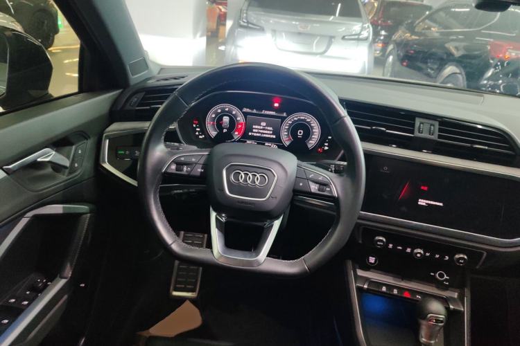Used Audi Q3 2024 35 TFSI Fashion Dynamic Edition Steering Wheel