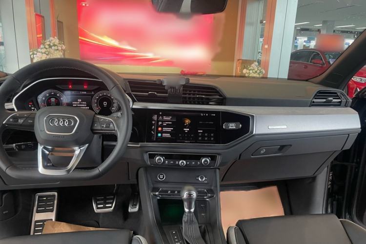 Used Audi Q3 2024 35 TFSI Fashion Dynamic Edition Steering Wheel
