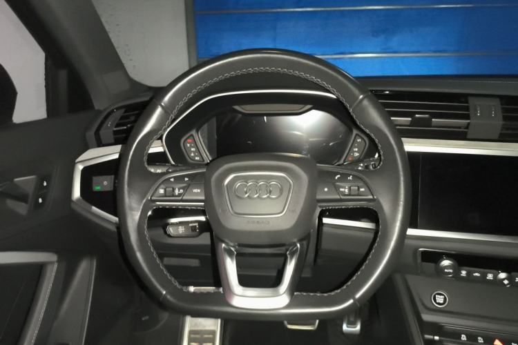 Used Audi Q3 2024 35 TFSI Fashion Dynamic Edition Steering Wheel