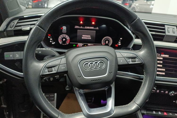 Used Audi Q3 2024 35 TFSI Fashion Dynamic Edition Steering Wheel