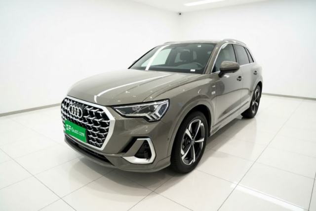 Używany Audi Q3 2024 35 TFSI Fashion Dynamic Edition