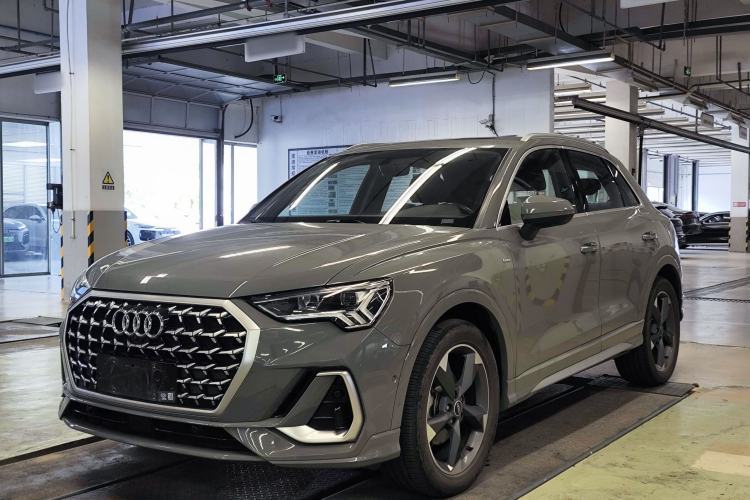 Used Audi Q3 2024 35 TFSI Fashion Dynamic Edition Guazi used car, China used car export, Used car for sale, Used cars, Cheapest cars for sale