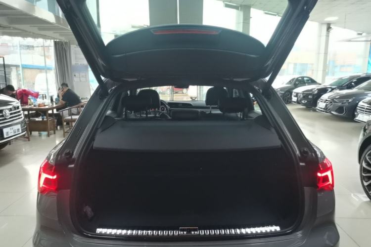 Used Audi Q3 2024 40 TFSI Fashion Dynamic Model Trunk