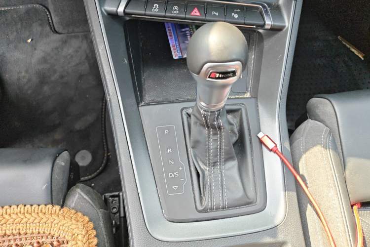 Used Audi Q3 2024 35 TFSI RS Package Performance Model Gear Lever