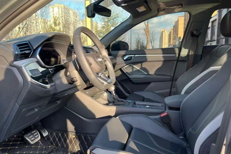 Used Audi Q3 2024 35 TFSI Fashion Dynamic Edition Interior 2
