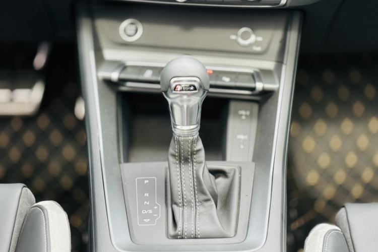 Used Audi Q3 2024 35 TFSI Fashion Dynamic Edition Interior 4