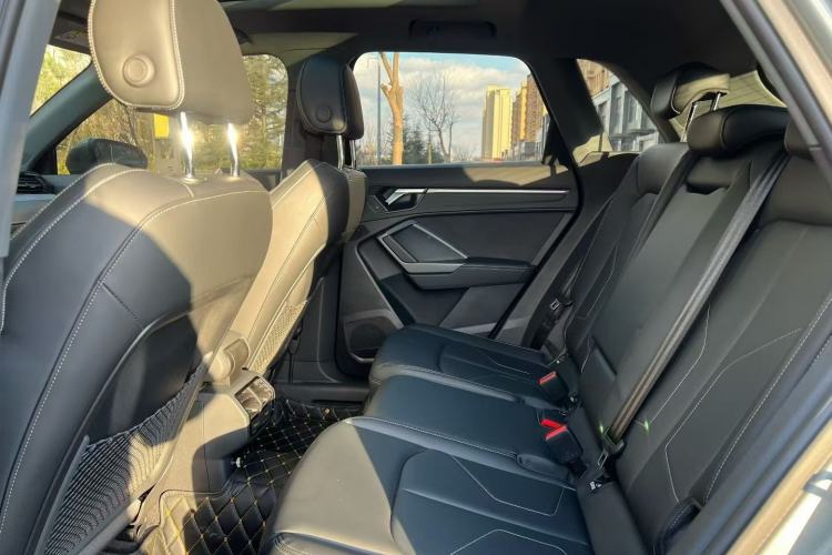 Used Audi Q3 2024 35 TFSI Fashion Dynamic Edition Interior 4