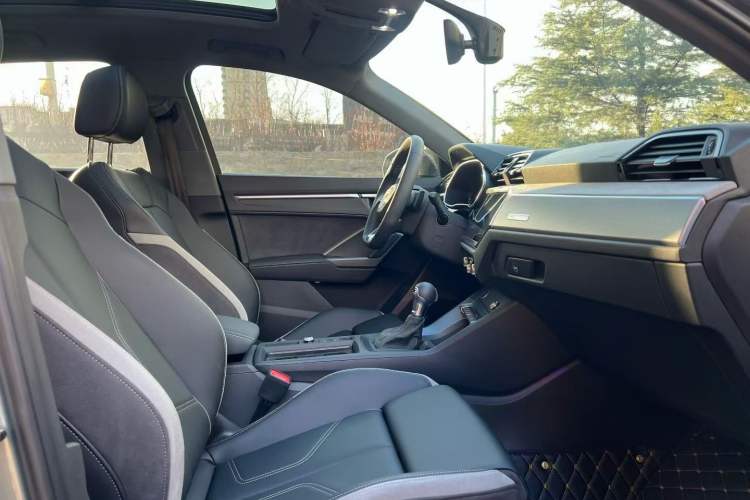 Used Audi Q3 2024 35 TFSI Fashion Dynamic Edition Interior 6