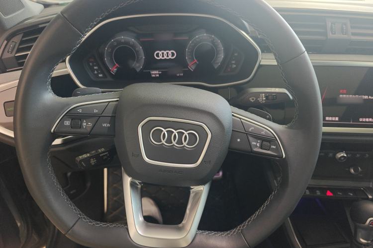 Used Audi Q3 2024 35 TFSI Fashion Dynamic Edition Interior 7