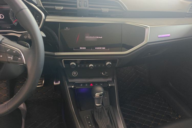Used Audi Q3 2024 35 TFSI Fashion Dynamic Edition Interior 8