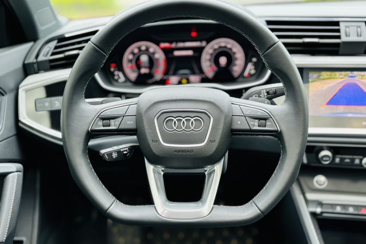 Used Audi Q3 2024 35 TFSI Fashion Dynamic Edition Interior 9