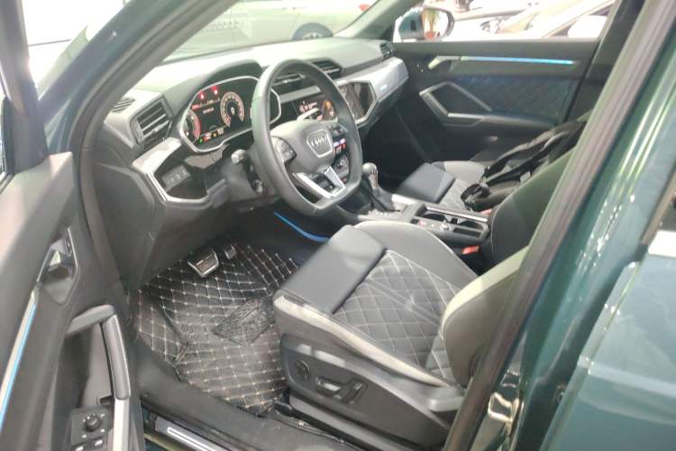 Used Audi Q3 2024 35 TFSI Fashion Dynamic Edition Left Front Seat