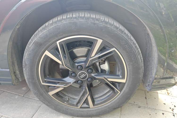 Used Audi Q3 2024 35 TFSI RS Package Performance Model Right Front Wheel Hub