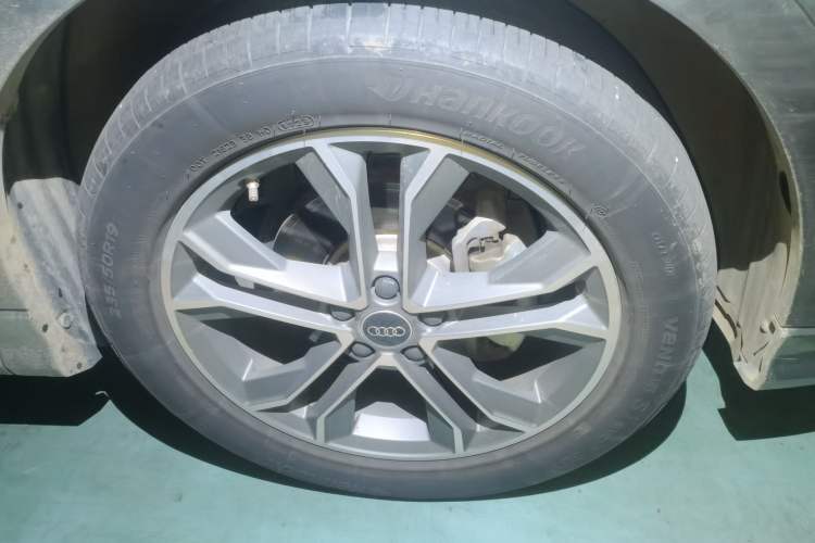 Used Audi Q3 2024 45 TFSI quattro Fashion Dynamic Edition Right Front Wheel Hub