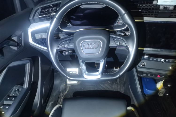 Used Audi Q3 2024 45 TFSI quattro Fashion Dynamic Edition Steering Wheel
