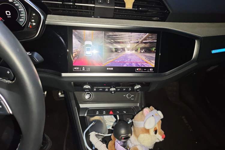 Used Audi Q3 2024 35 TFSI Fashion Dynamic Edition Audio And AC Panel