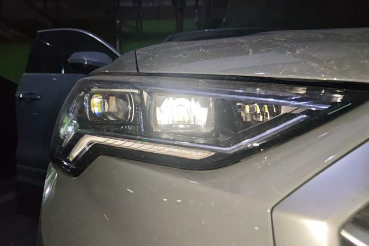 Used Audi Q3 2024 35 TFSI Fashion Dynamic Edition Right Front Headlight