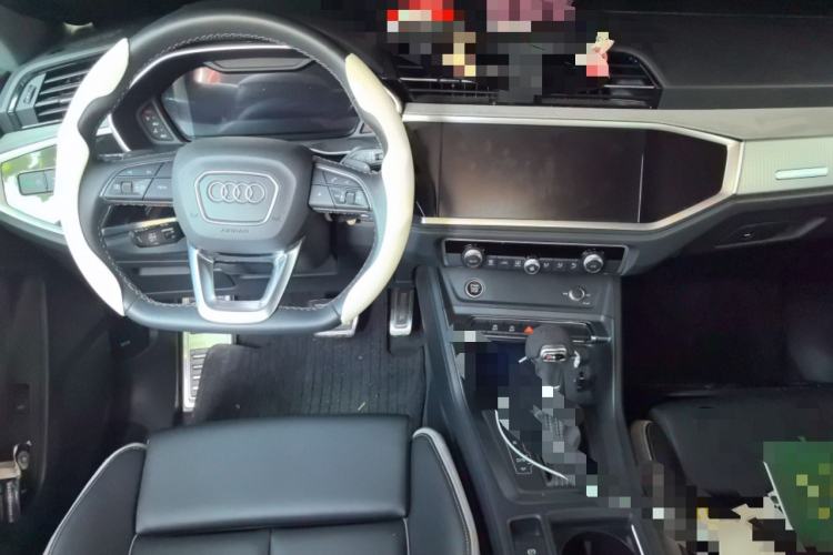 Used Audi Q3 2024 35 TFSI Fashion Dynamic Edition Center Console