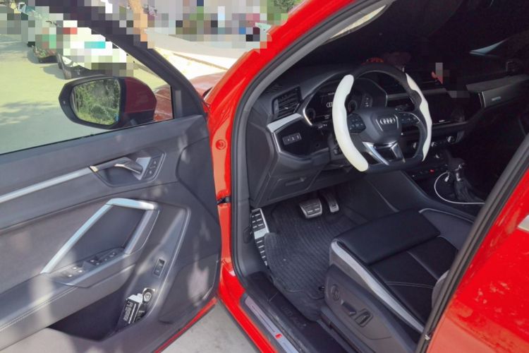 Used Audi Q3 2024 35 TFSI Fashion Dynamic Edition Driver Seat