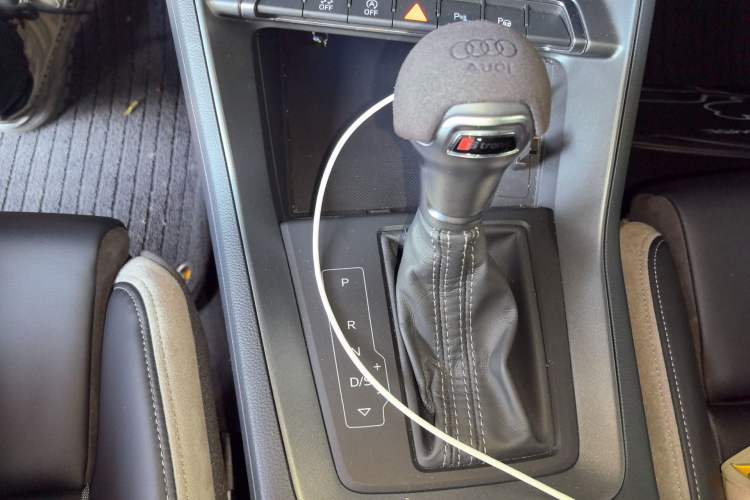 Used Audi Q3 2024 35 TFSI Fashion Dynamic Edition Gear Lever