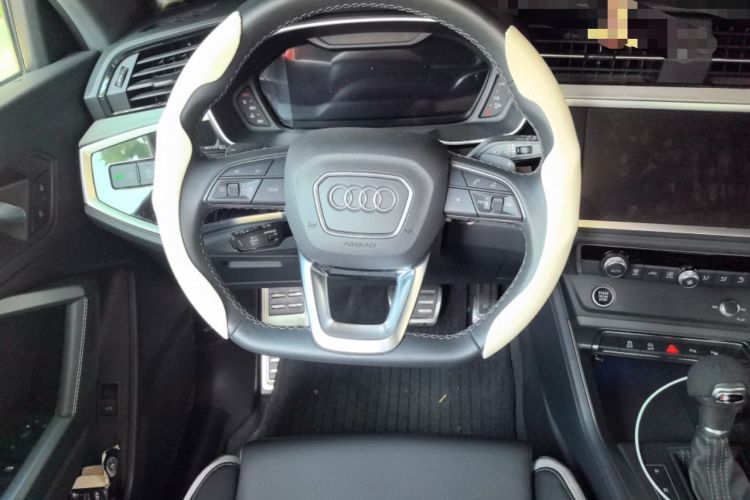 Used Audi Q3 2024 35 TFSI Fashion Dynamic Edition Steering Wheel
